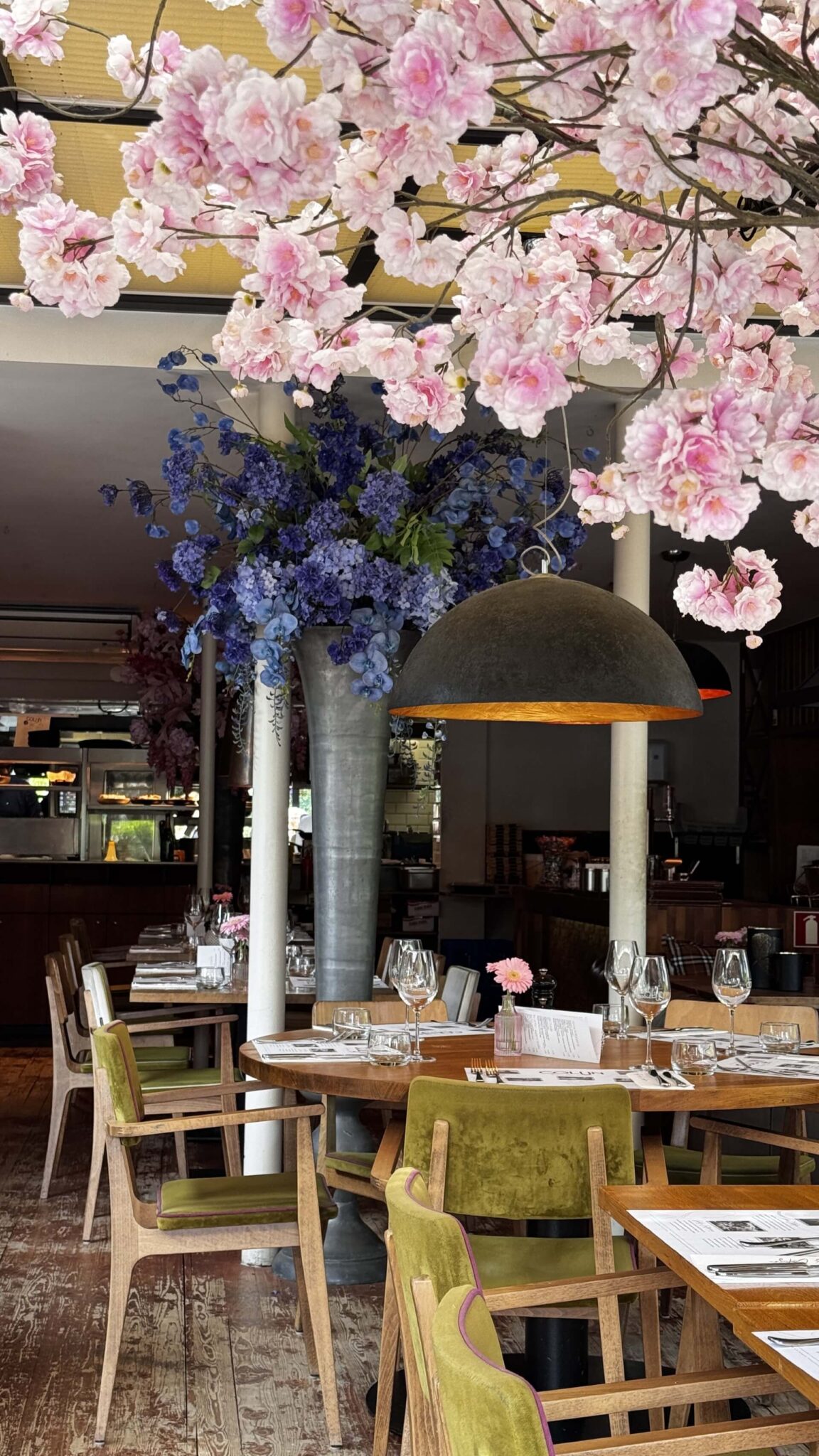 Silk-Ka Zijden bloemen boeketten Restaurant Colijn, Amstelveen
